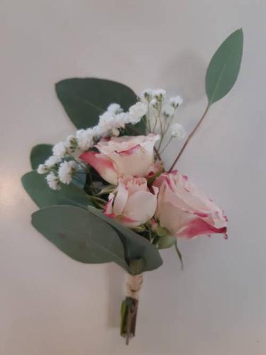 Boutonnière petite rose