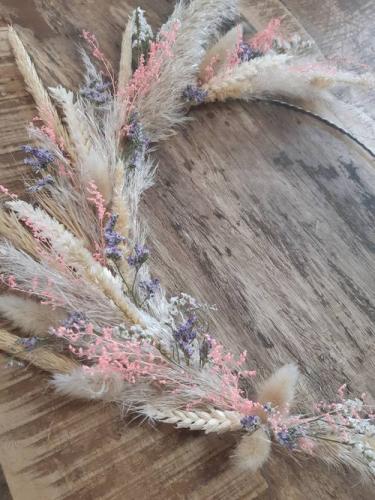 Couronne en fleurs séchées pour décoration